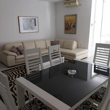 Fantastic Two Bedroom Apartment In The Heart Of Skopje 아파트 스코페