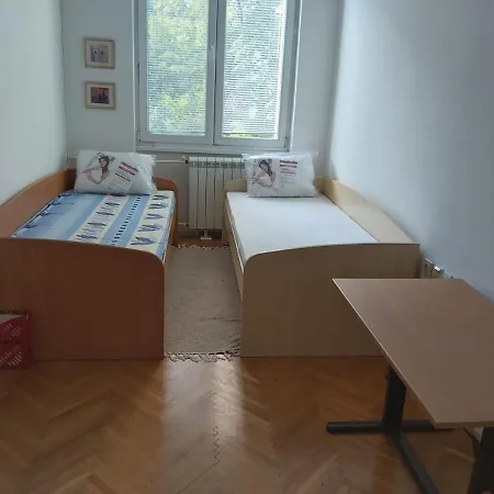 Fantastic Two Bedroom Apartment In The Heart Of Skopje 스코페
